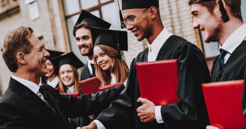 école de commerce diplomes